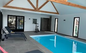 Villa Avec Piscine Interieure A Sainte- Marine